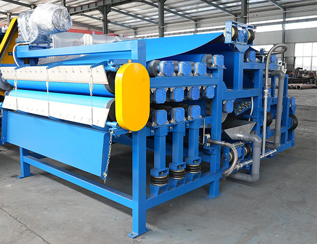 1台带式压榨机发货啦！